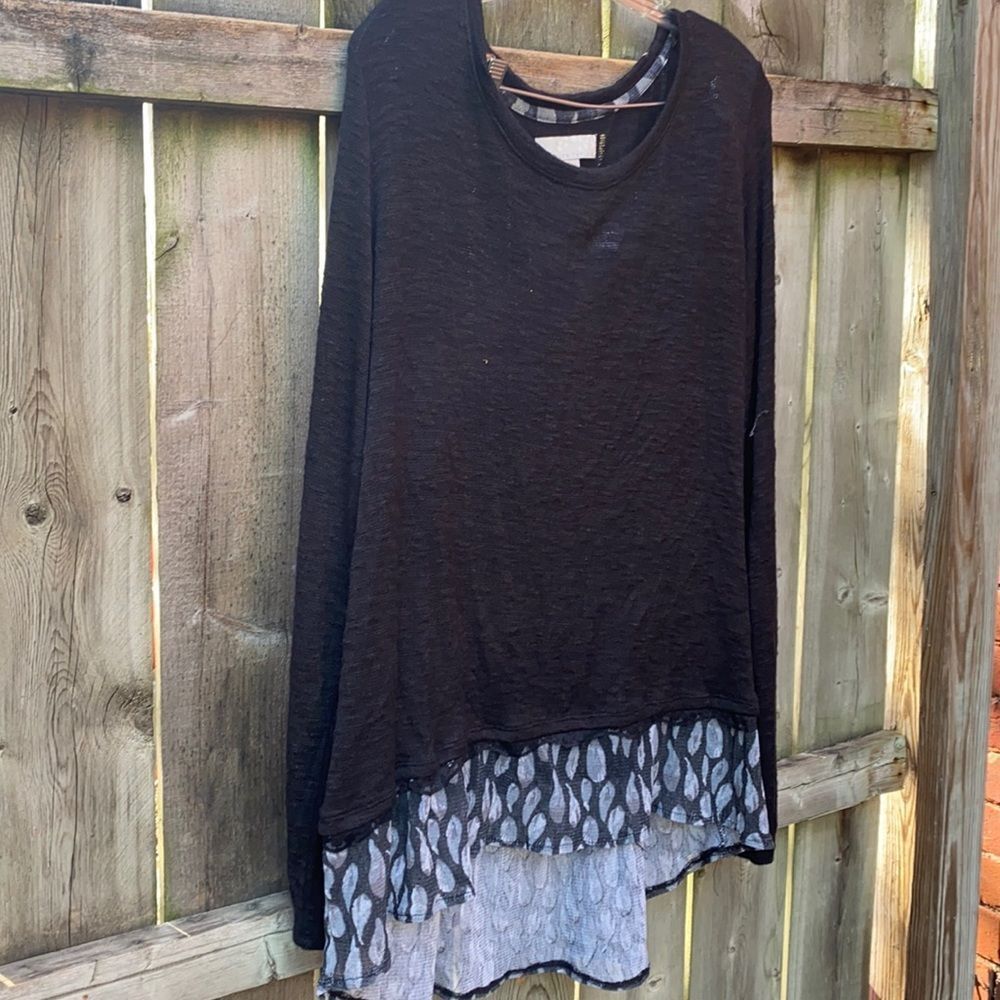 Carolyn Taylor high low top sz. XL